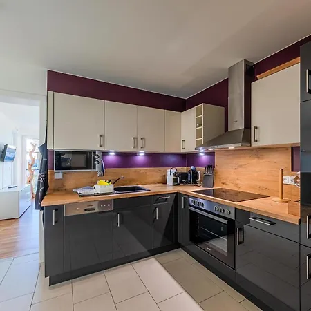 Fischotter - In Der Hafenresidenz Mit Terrasse&hafenblick