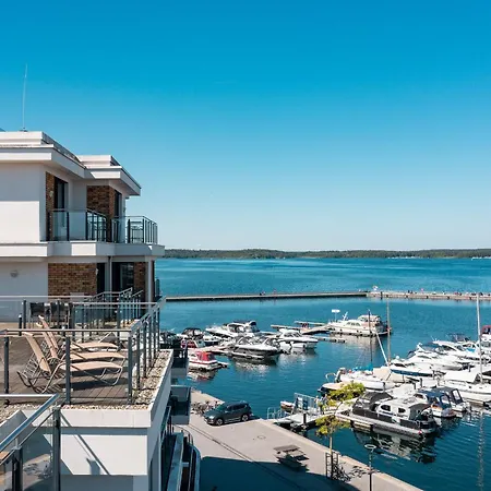 Apartment Fischotter - In Der Hafenresidenz Mit Terrasse&hafenblick